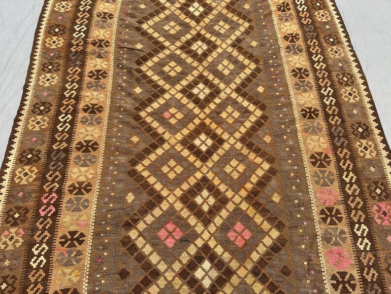 Vintage Afghan Kilim Rug – Handwoven Flatweave in Brown, Beige & Pink Accents – 280 x 200 cm Tribal Wool Carpet