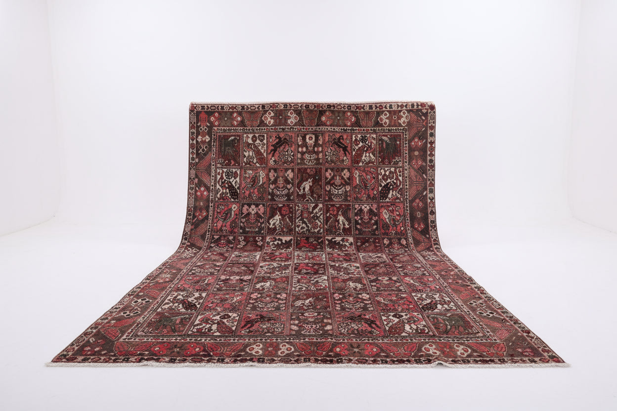 Collector’s Vintage Afghan Rug – 213x305 cm | Rare Animal & Bird Motif Wool Carpet