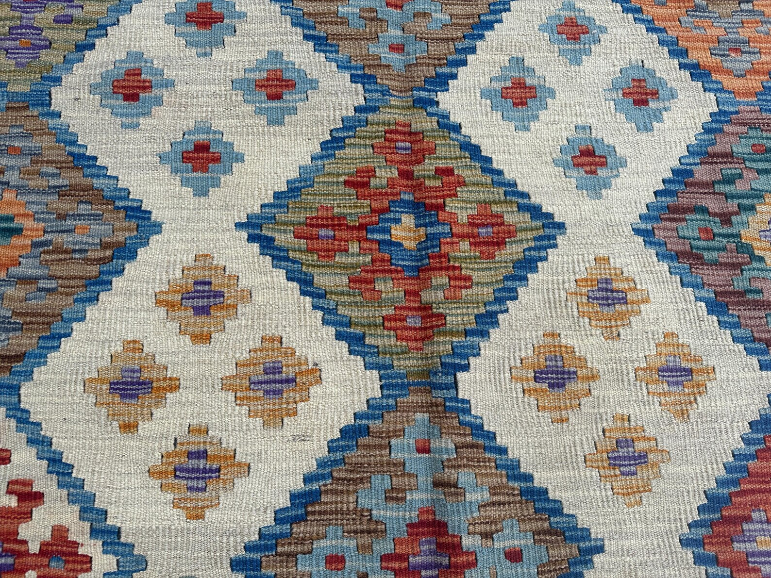 Handmade Afghan Kilim Rug – 185x251 cm | Cream Base Tribal Wool Carpet