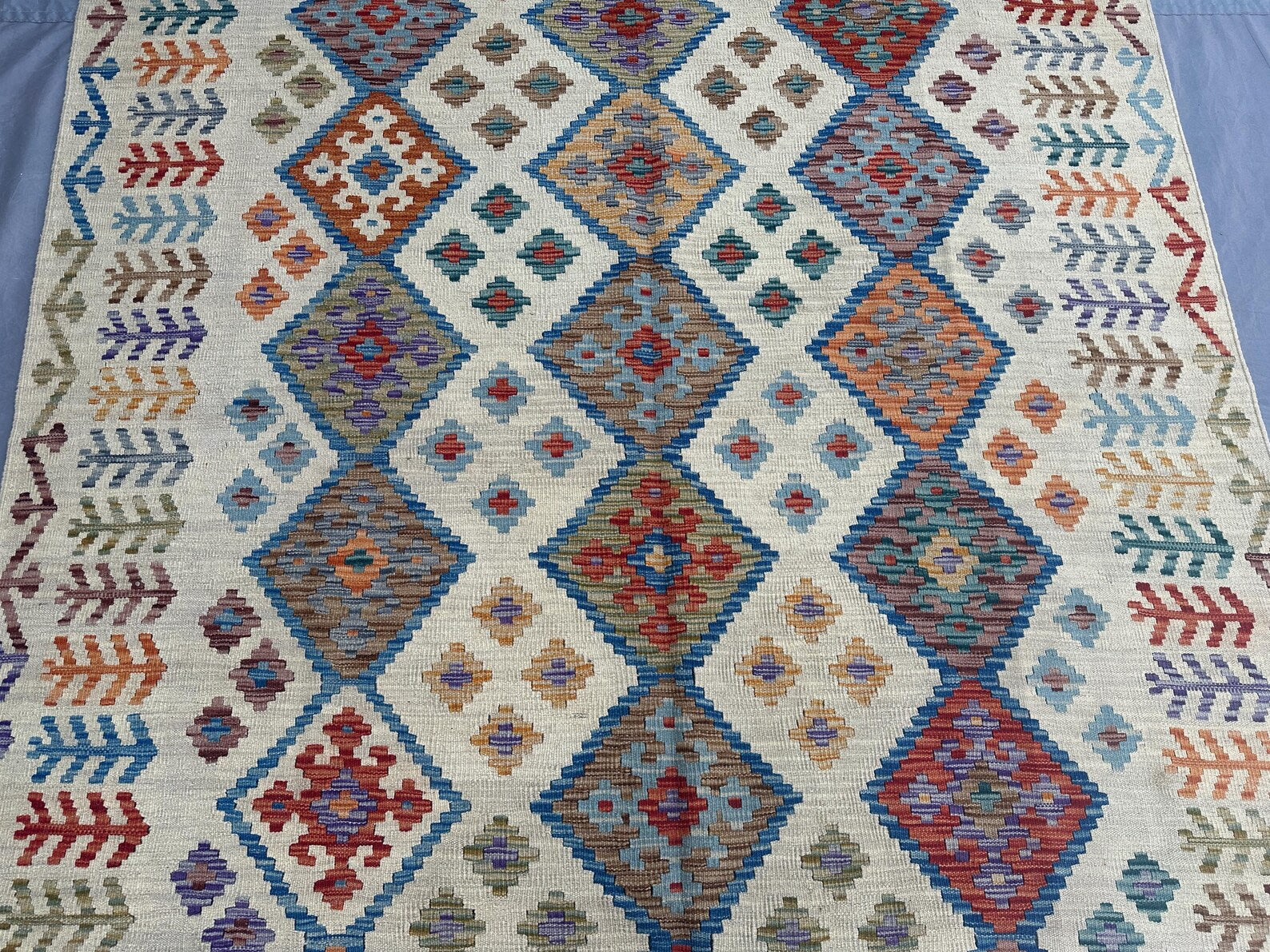 Handmade Afghan Kilim Rug – 185x251 cm | Cream Base Tribal Wool Carpet