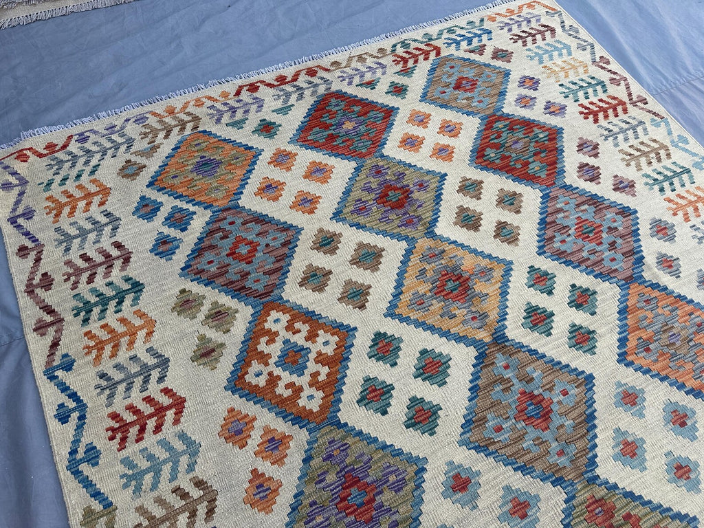 Handmade Afghan Kilim Rug – 185x251 cm | Cream Base Tribal Wool Carpet