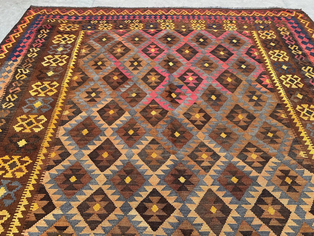 Earth-Tone Afghan Kilim Rug – 203 x 307 cm | Vintage Handwoven Wool Carpet