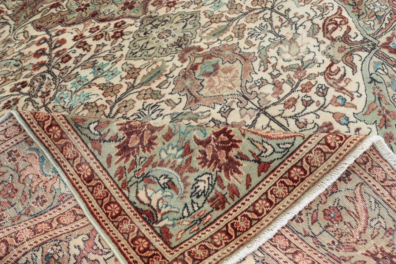 Persian-Style Ivory Floral Rug – 6.8 × 10.0 ft | Hand-Knotted Wool Carpet | Classic Medallion Design
