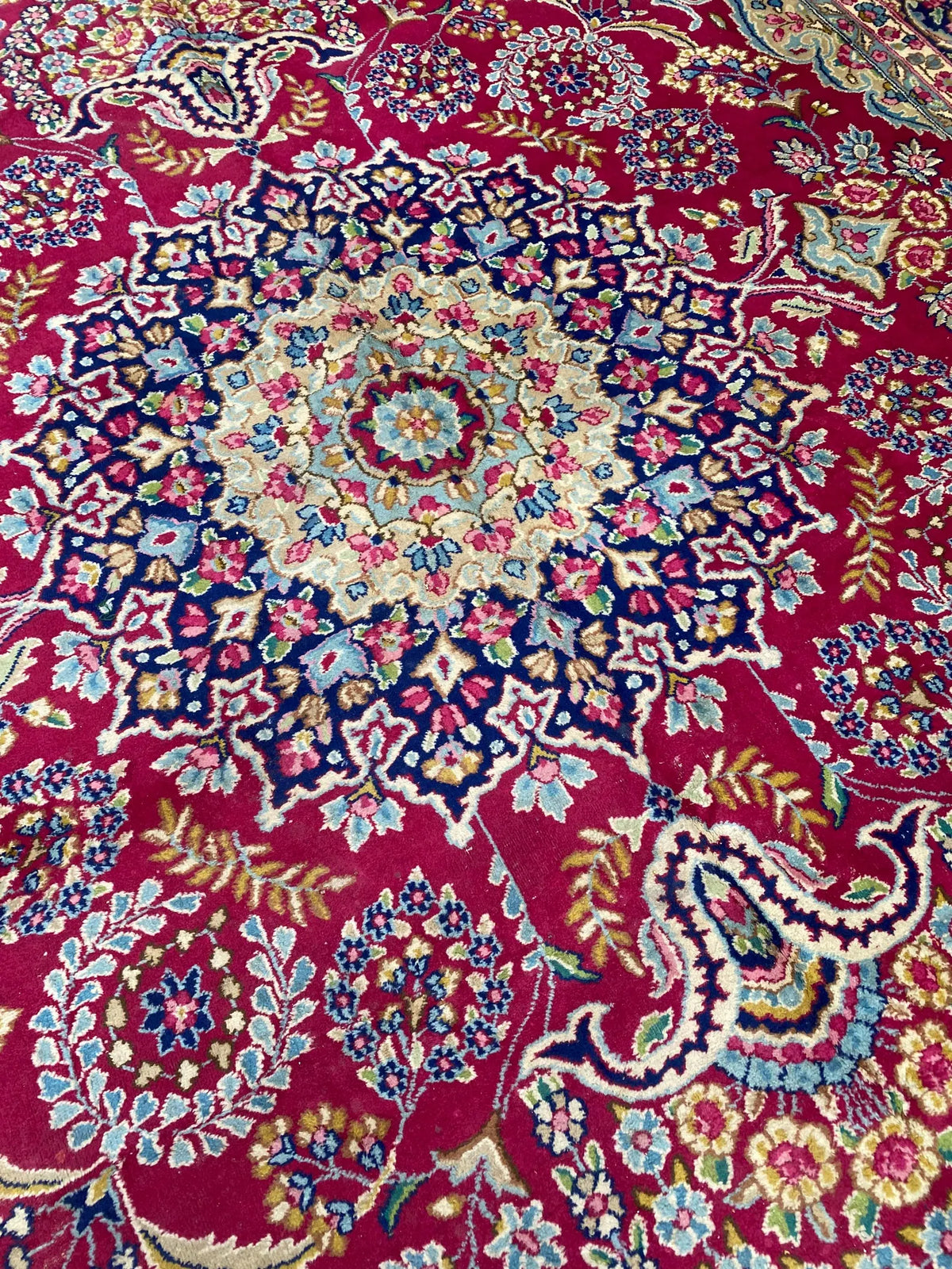 Luxury Persian Style Rug – Ruby Red Floral Medallion Carpet | Classic Oriental Area Rug | 267 x 345 cm